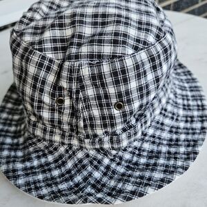 Black & white plaid summer sun hat cotton shell and lining
